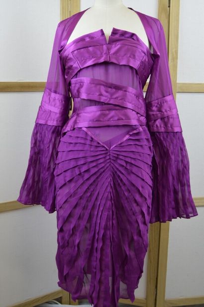 GUCCI

Robe de soirée ou cocktail, en soie...