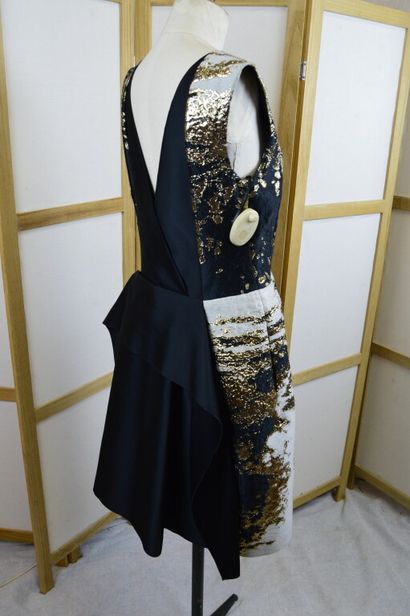 ALBERTA FERRETTI

Robe de soirée sans manches...