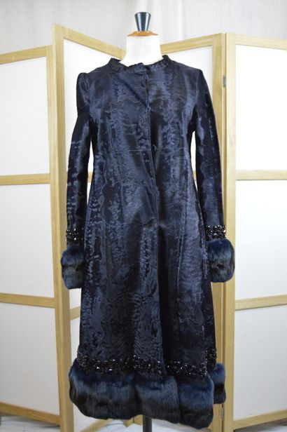VALENTINO

Manteau long en fourrure rasée...