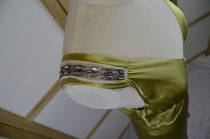 CHLOE. 

(Australie, made in France) 

Robe...
