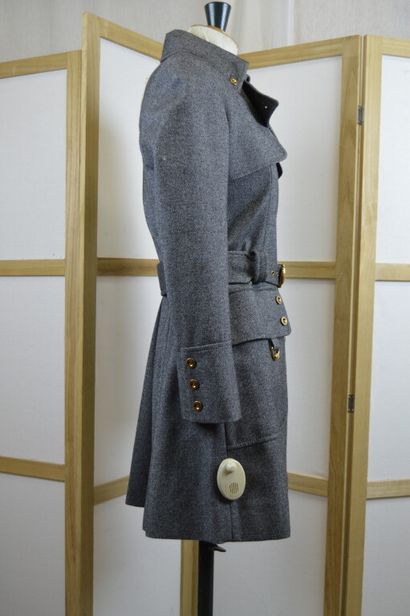 GUCCI

Manteau/trench en lainage gris boutonnage...