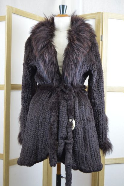GIORGO

Gilet long/manteau en lapin tricoté...