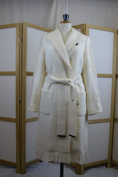 ESCADA

Manteau long en tweed écru, ceinture,...