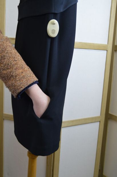 CELINE

Robe sans manche en crêpe noir le...