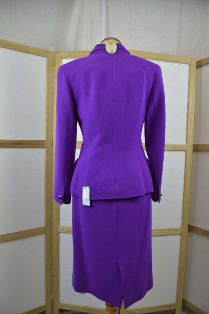 NINA RICCI. 

Edition boutique, Paris. 

Ensemble...