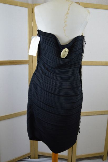 LANVIN. 

Robe bustier en soie noire plissée....