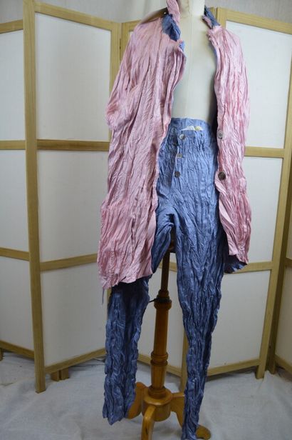 
ISSEY MIYAKE




Ensemble veste et pantalon...
