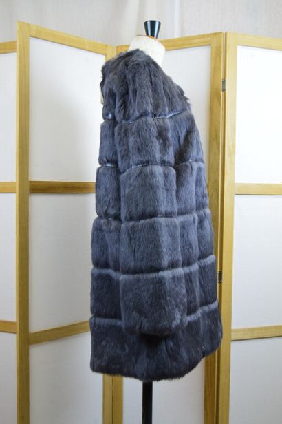 MAX & MOI

Manteau ¾ en lapin gris

Taille...