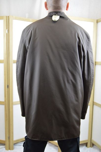 HERMES

Parka d'homme marron, la doublure...