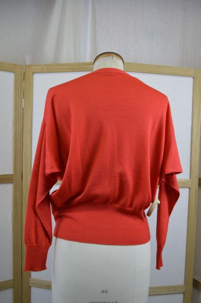 HERMES, Paris. 

Petit cardigan en cashmere...