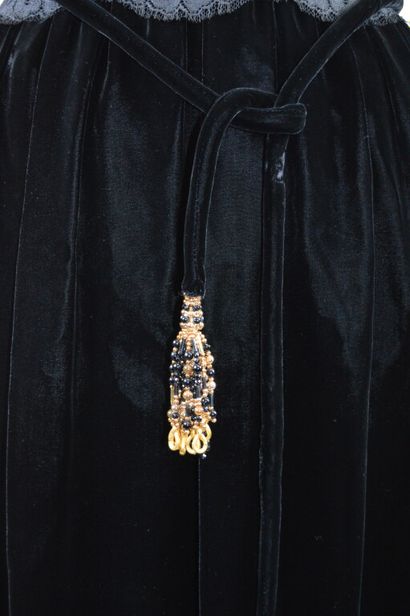 CHRISTIAN DIOR PARIS

Robe longue de soirée...