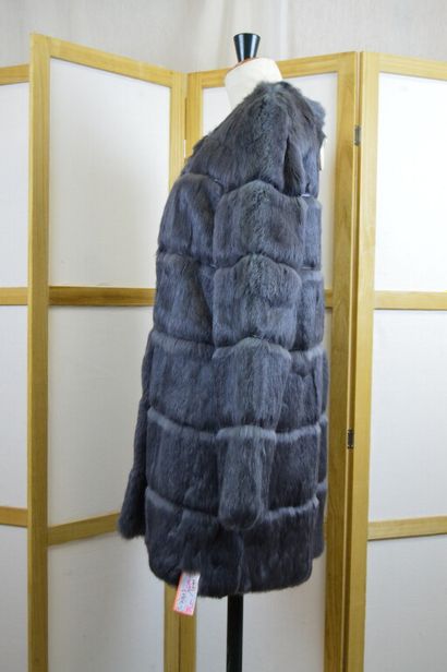 MAX & MOI

Manteau ¾ en lapin gris

Taille...