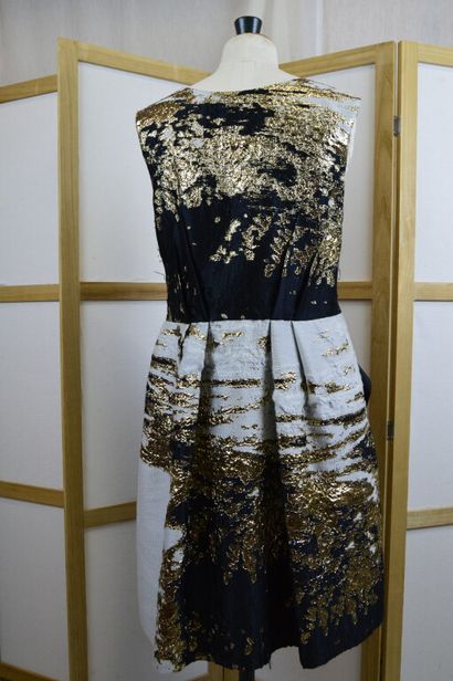 ALBERTA FERRETTI

Robe de soirée sans manches...