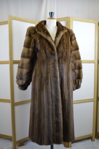 VALENTINO haute couture

Manteau long en...