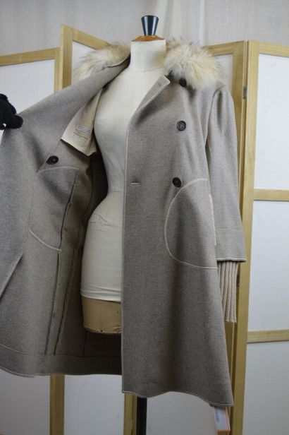 BRUNELLO CUCINELLY

Manteau 7/8 en cachemire...