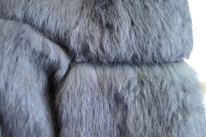 MAX & MOI

Manteau ¾ en lapin gris

Taille...
