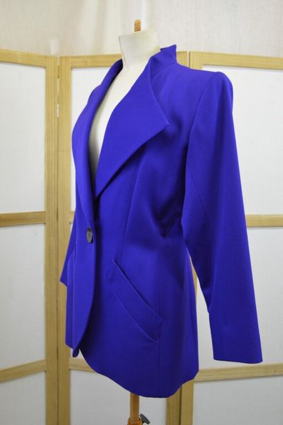 YVES SAINT LAURENT, RIVE GAUCHE Paris. 

(Vintage)

Veste...