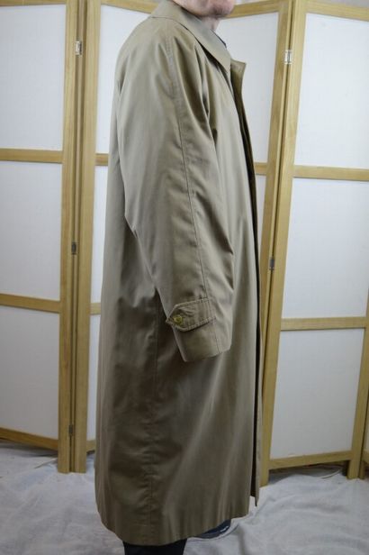 BURBERRYS

Imperméable d'homme raglan kaki,...