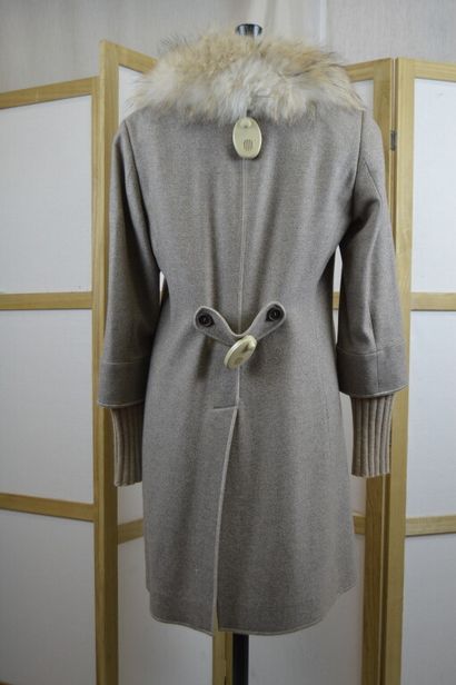 BRUNELLO CUCINELLY

Manteau 7/8 en cachemire...