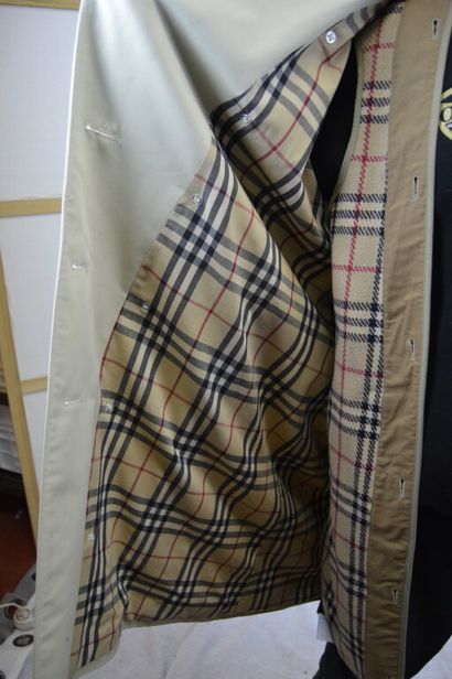 BURBERRY LONDON

Trench d'homme beige avec...