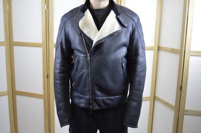 GUCCI

Perfecto d'homme en peau lainée bleu...