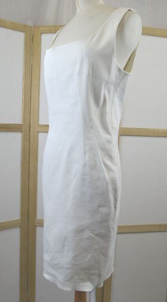 LANVIN. Collection été 2013. 

Robe droite...