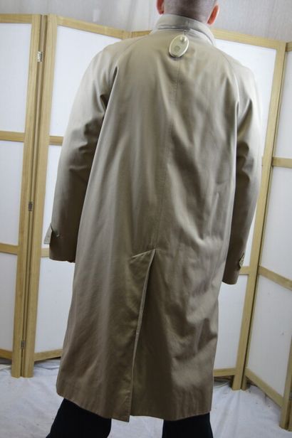 BURBERRYS, Made in England

Imperméable d'homme...