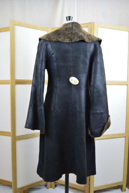 ARMANI COLLEZIONI

Manteau long peau lainé...