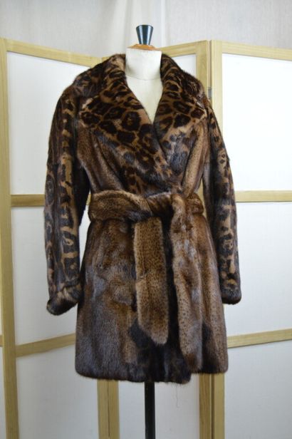 GIANFRANCO FERRE Fourrure 

Manteau 3/4 croisé...