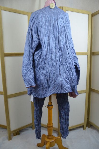 
ISSEY MIYAKE




Ensemble veste et pantalon...