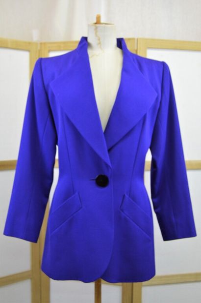 YVES SAINT LAURENT, RIVE GAUCHE Paris. 

(Vintage)

Veste...