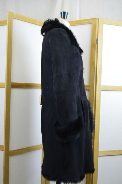 JOSEPH

Manteau en peau lainée noire manche...