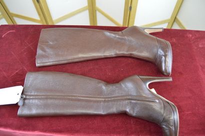 FERRAGAMO

Paire de bottes à talons fin en...
