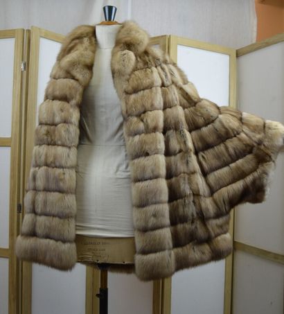LISKA

Veste style capeline en fourrure zibeline...