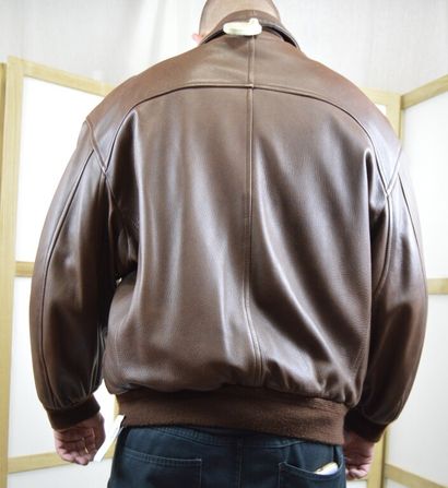 CHRISTIAN DIOR BOUTIQUE MONSIEUR PARIS

Blouson...