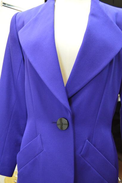 YVES SAINT LAURENT, RIVE GAUCHE Paris. 

(Vintage)

Veste...