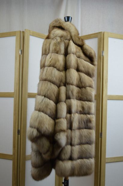 LISKA

Veste style capeline en fourrure zibeline...