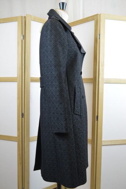 CELINE

Manteau forme trench en tissu damassé...