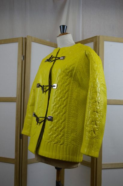 BALENCIAGA PARIS

Veste en vinyle jaune fluo,...