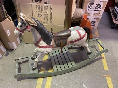 Cheval à bascule en bois polychrome, selle...