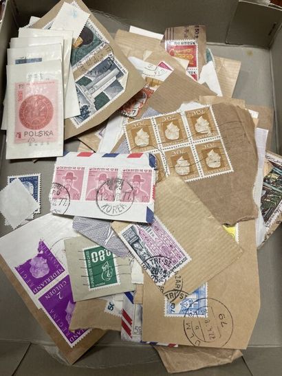 Très fort lot de timbres du monde entier...