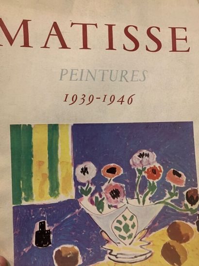Dans trois pochettes : un ensemble de documents...