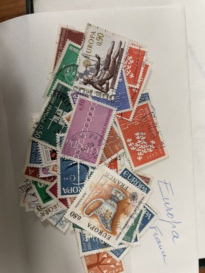 Très fort lot de timbres du monde entier...