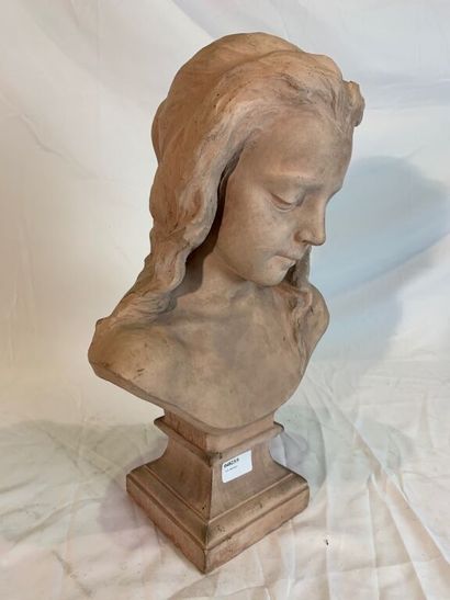 Faraill (XXe).

Buste de jeune fille sur...