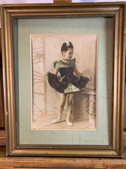 École du début du XXe

Petit rat de l'Opéra.

Photographie...