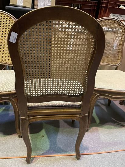 
/// NON VENU 



6 chaises cannées en bois...