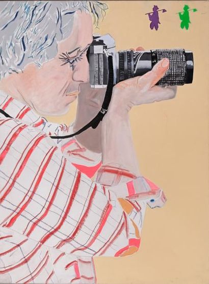 Portrait au zoom de profil sur fond jaune...