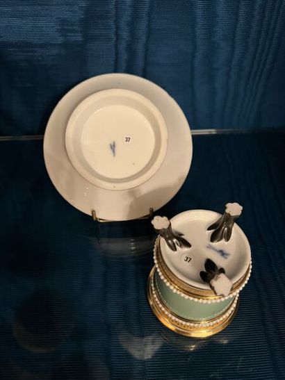 PARIS (Manufacture de Locré). 
Porcelain...