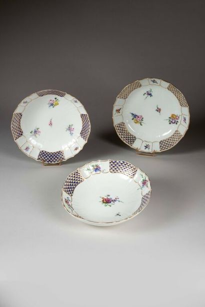 SÈVRES.
Suite of three porcelain rimmed bowls...