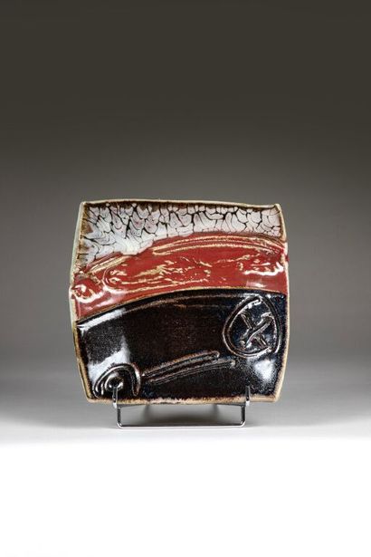 Charles HAIR (born 1955).
Porcelain stoneware...